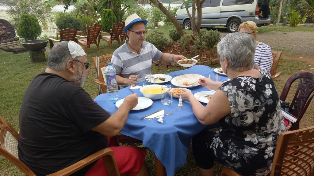 אנוראדפורה Heritage Lake View מראה חיצוני תמונה