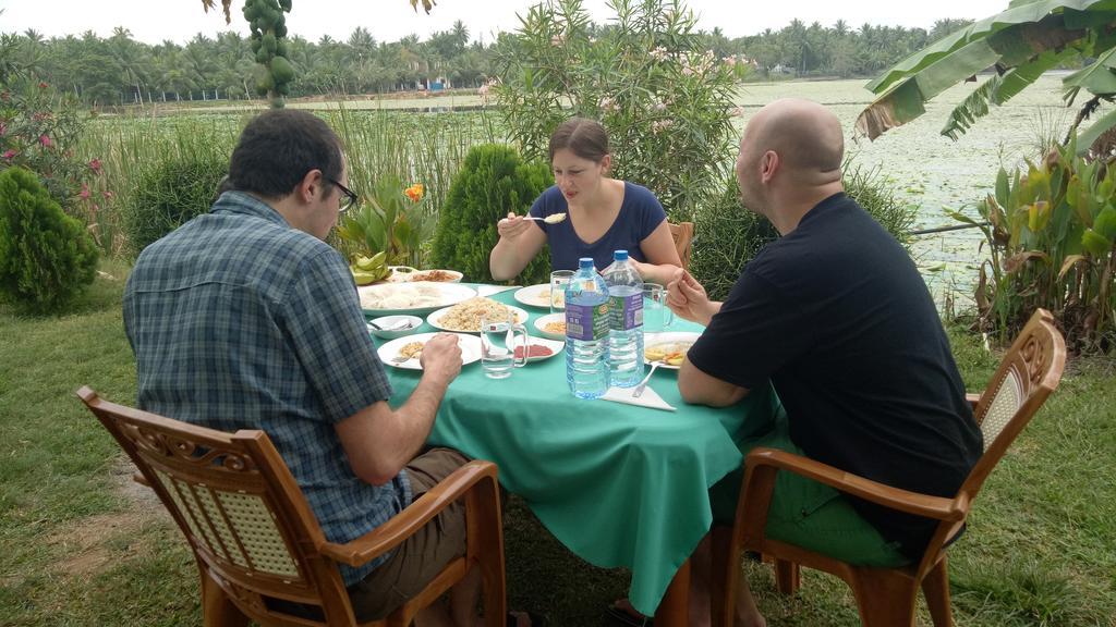 אנוראדפורה Heritage Lake View מראה חיצוני תמונה