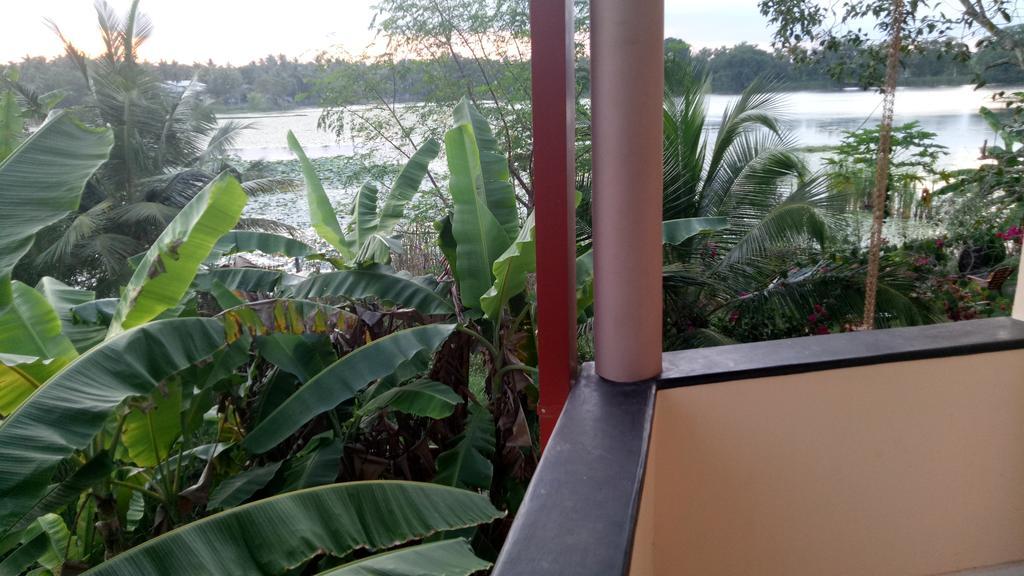 אנוראדפורה Heritage Lake View מראה חיצוני תמונה