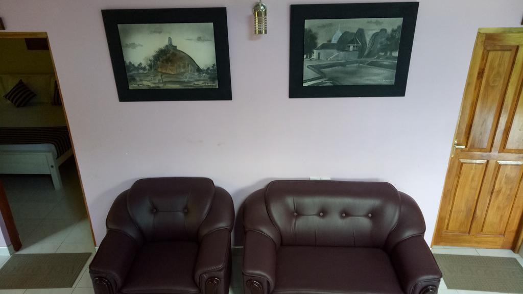 אנוראדפורה Heritage Lake View מראה חיצוני תמונה