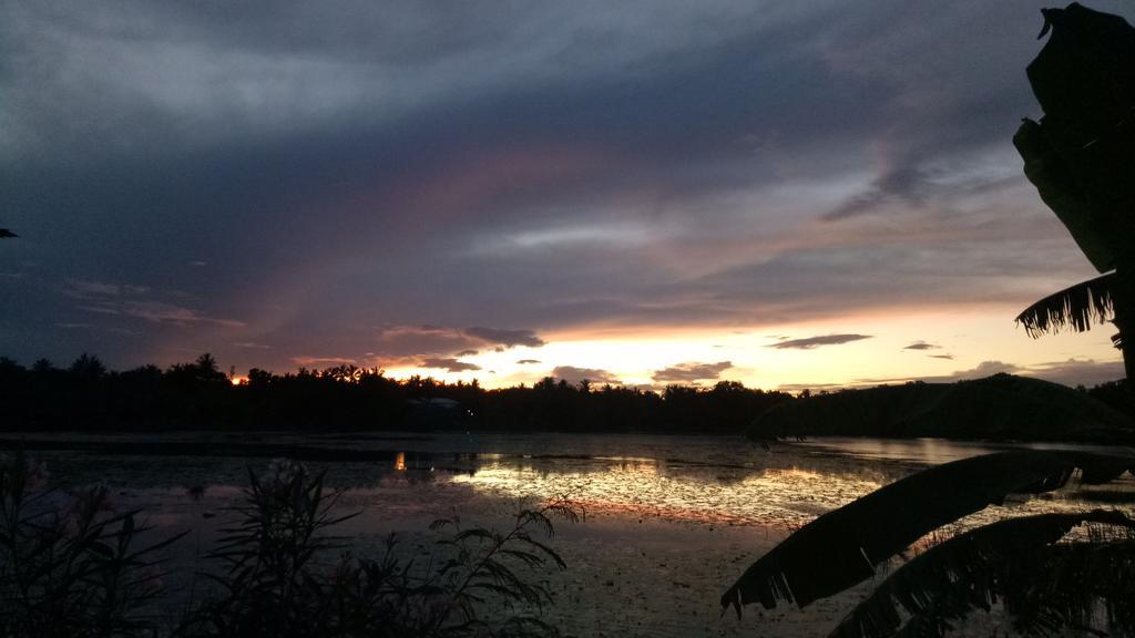 אנוראדפורה Heritage Lake View מראה חיצוני תמונה