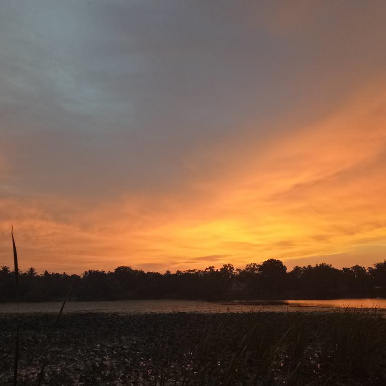 מלון אנוראדפורה Heritage Lake View מראה חיצוני תמונה