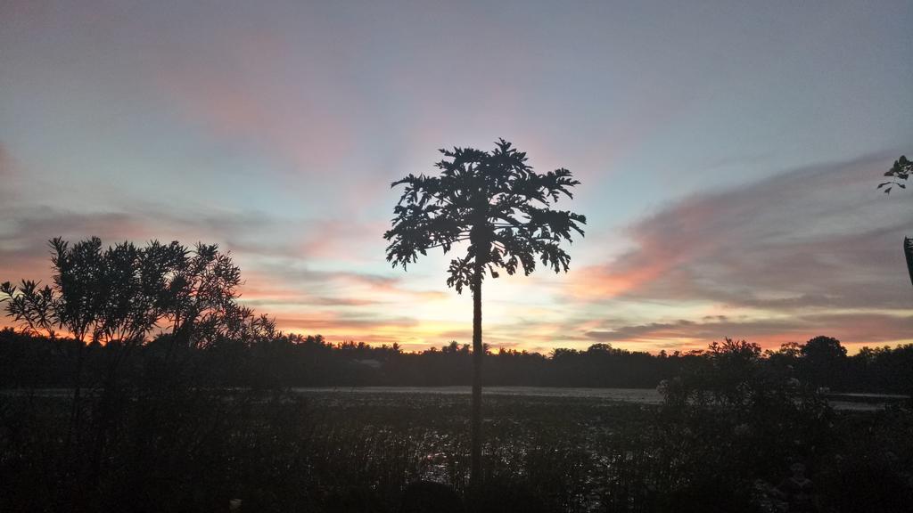 אנוראדפורה Heritage Lake View מראה חיצוני תמונה