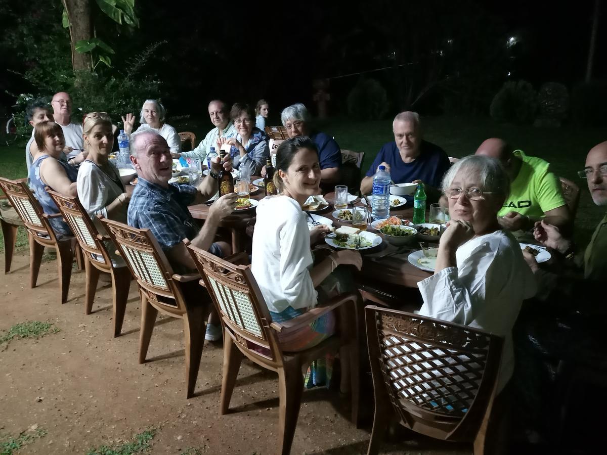 אנוראדפורה Heritage Lake View מראה חיצוני תמונה